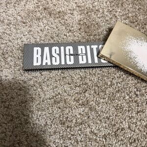 Basic Bxth Eyeshadow Palette